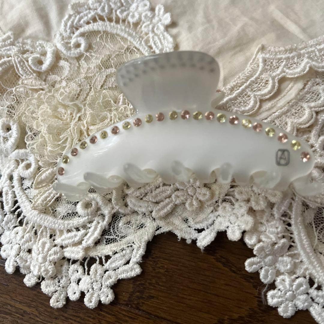 ラインストーン付きヘアクロークリップ