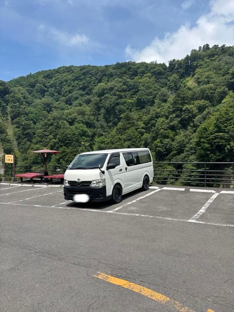 ハイエース16インチ215/65ホワイトレター