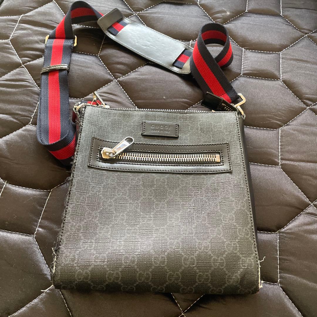 い*ら様 ブラック ショルダーバッグ ジッパーポケット付き